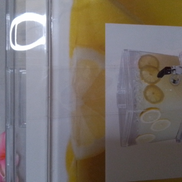 NWT 1.5 Gallon Stackable Beverage Dispenser and Colorful Ice Cube Trays - Picture 8 of 16